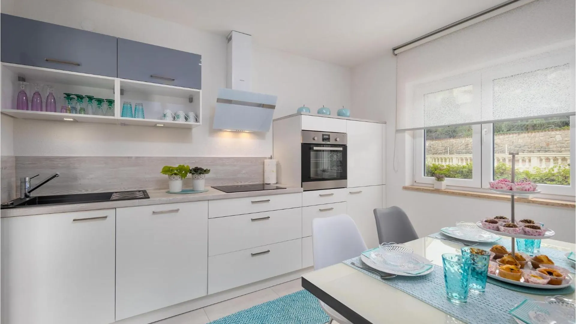 Gorgeous Apartment In Dramalj With Kitchen