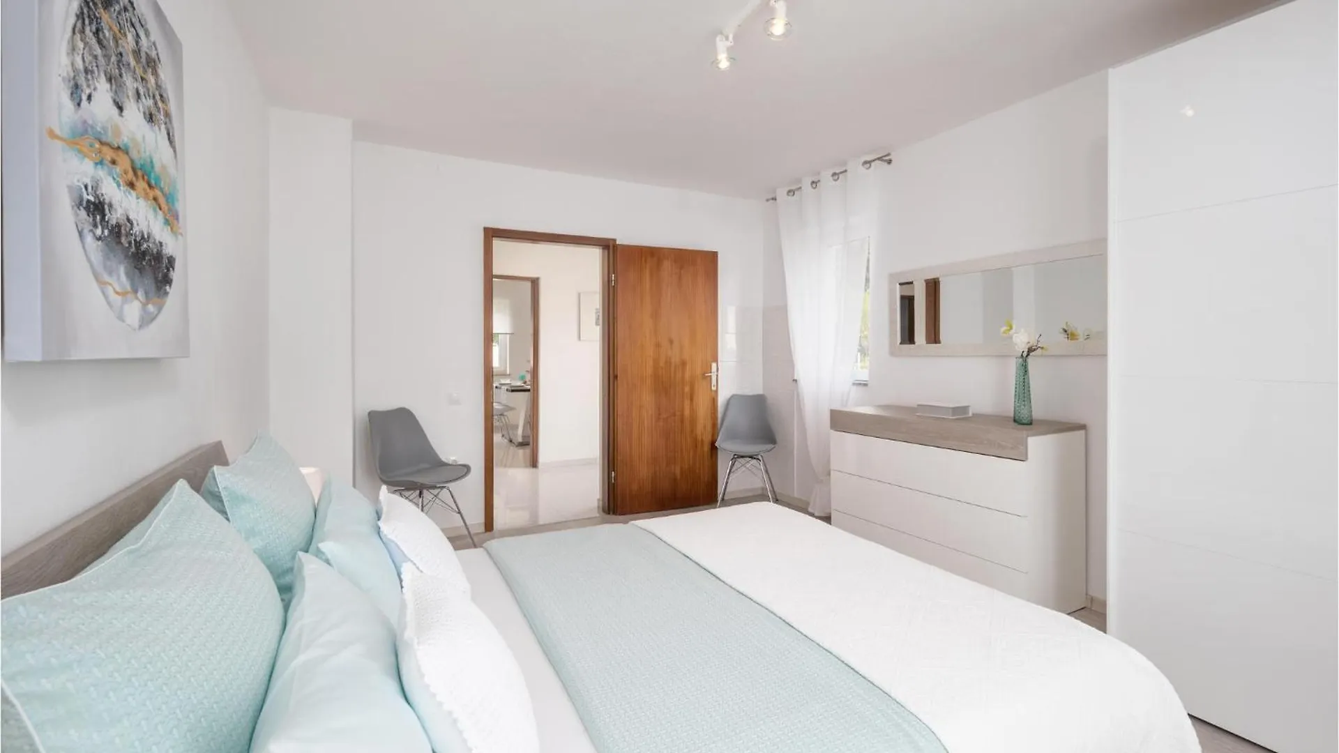 Gorgeous Apartment In Dramalj With Kitchen 0*,